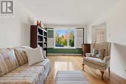 36 DEER MOSS TRAIL | Ottawa Ontario | Slide Image Three
