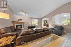 113 GREY FOX DRIVE | Ottawa Ontario | Slide Image Ten