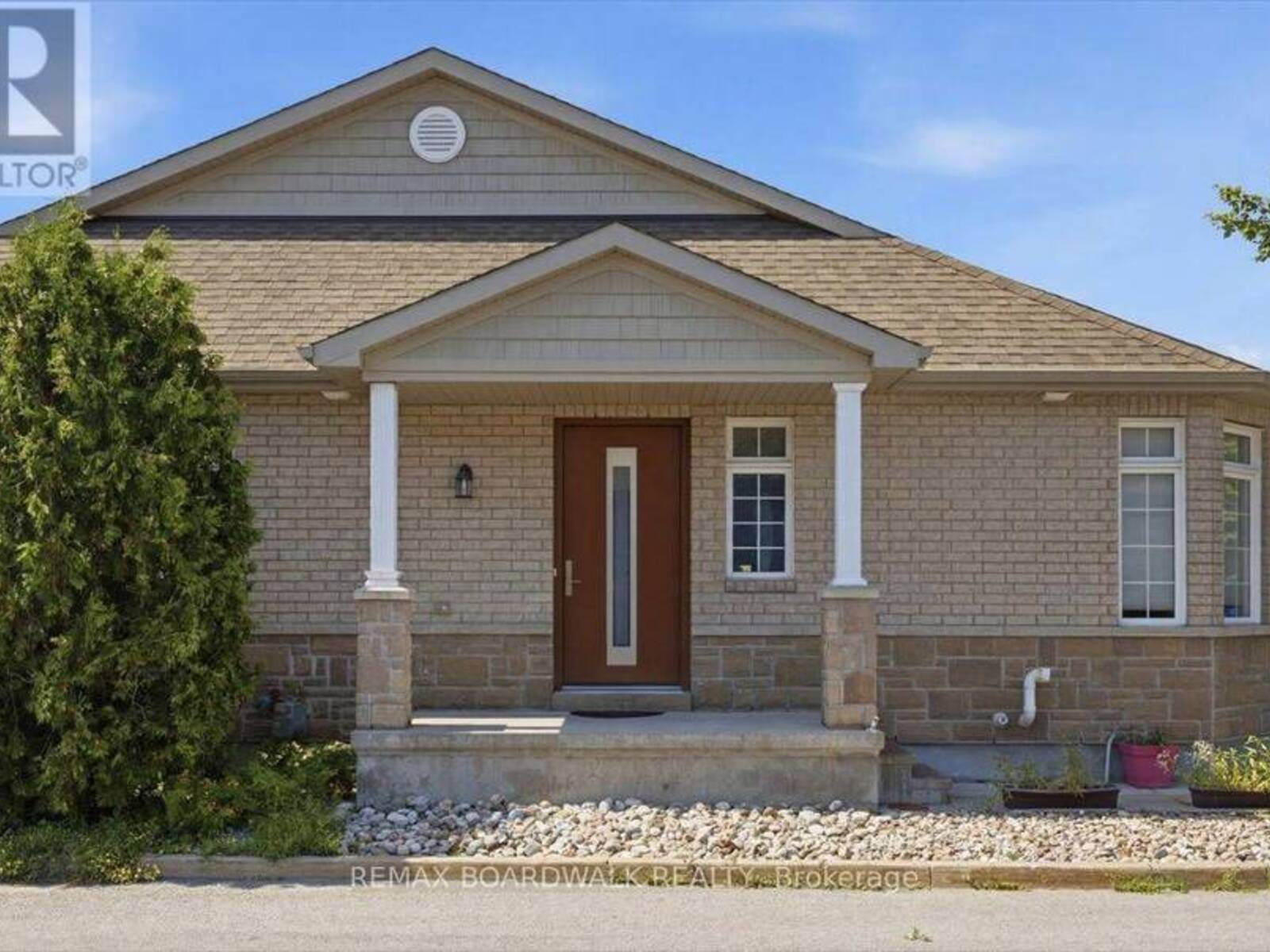 116 PASSAGEWAY PRIVATE, Ottawa, Ontario K2M 1H6