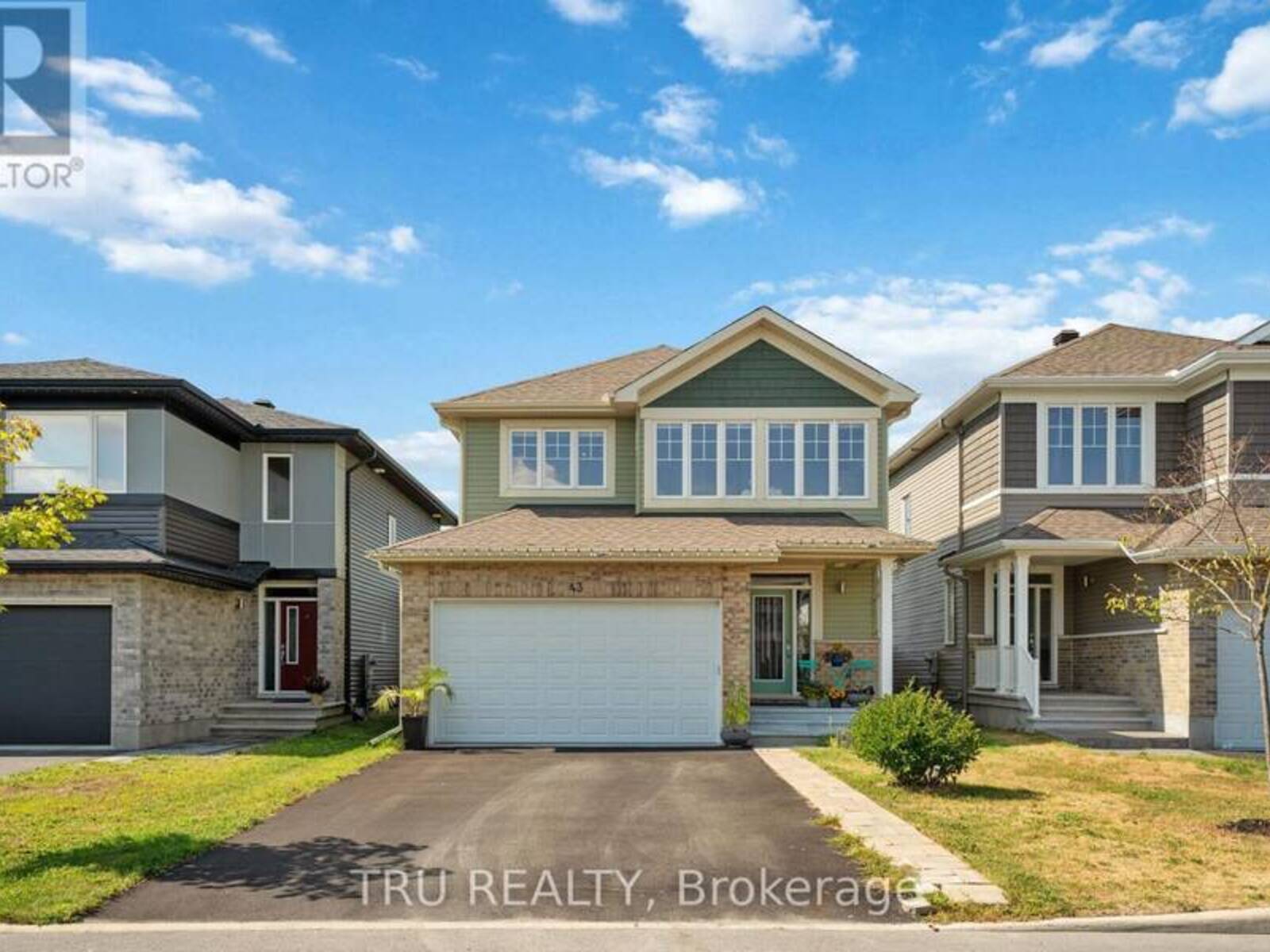 43 ARIDUS CRESCENT, Ottawa, Ontario K2S 2L4