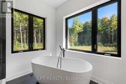 8168 COOPER HILL ROAD | Ottawa Ontario | Slide Image Thirty-two