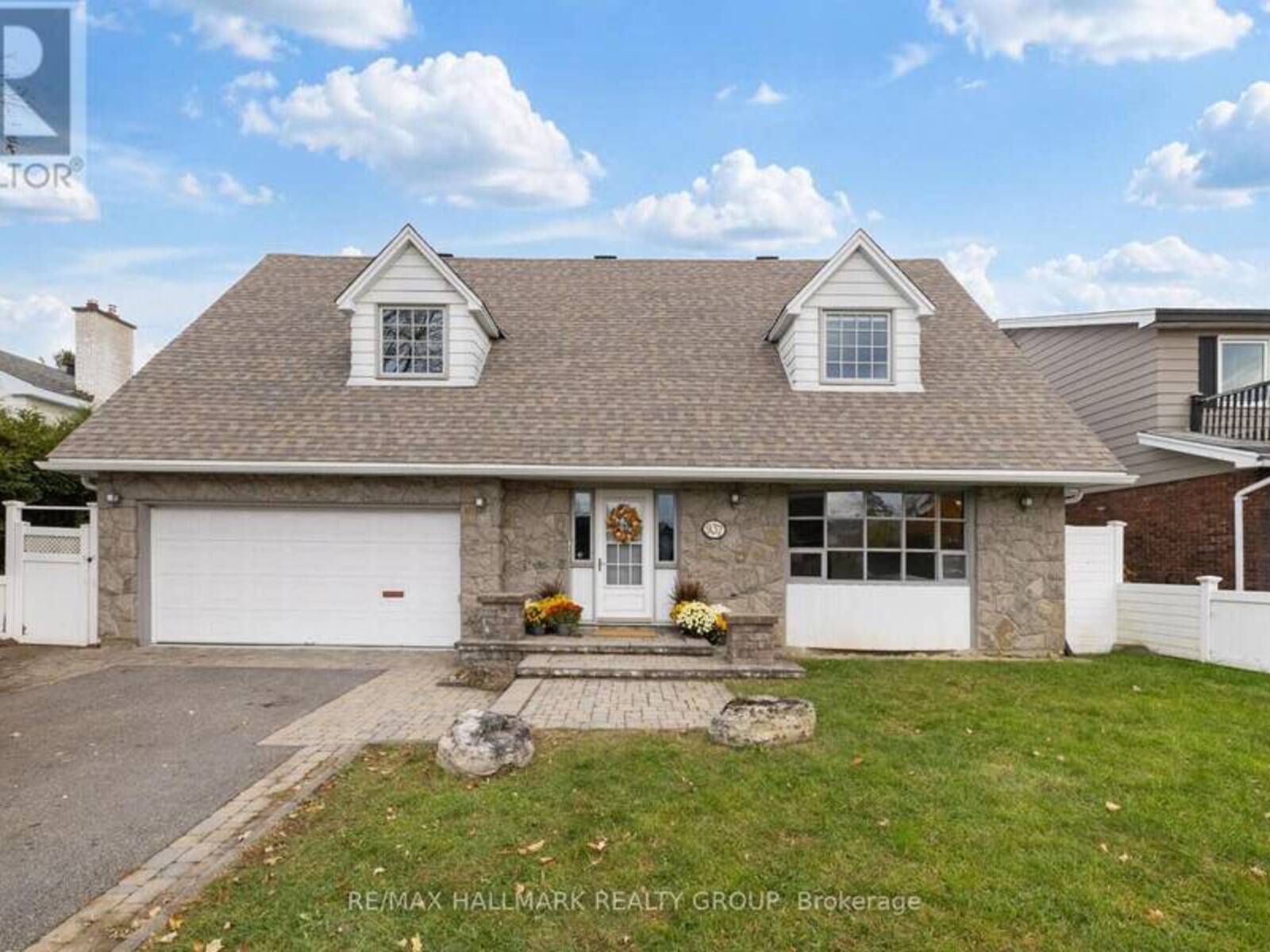 937 DRESDEN CRESCENT, Ottawa, Ontario K2B 5H9