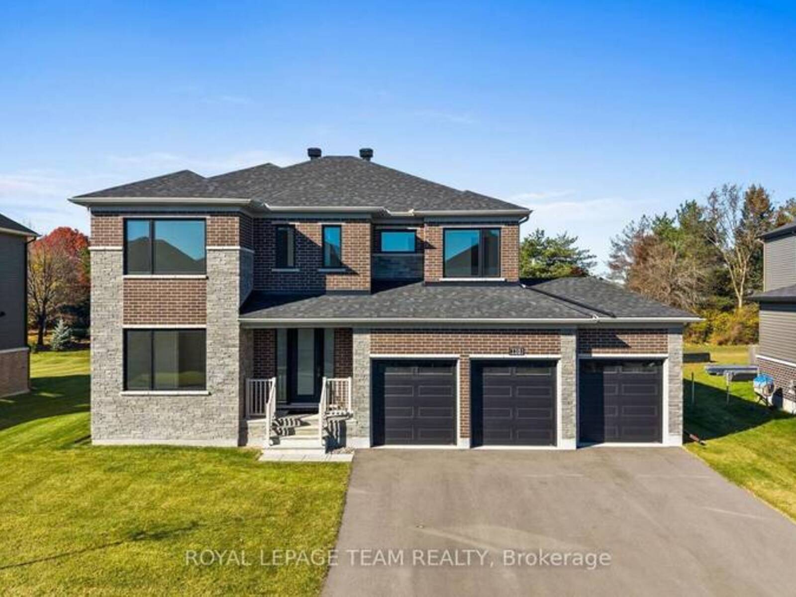 110 D'ARLEUX PLACE, Ottawa, Ontario K4M 0M7
