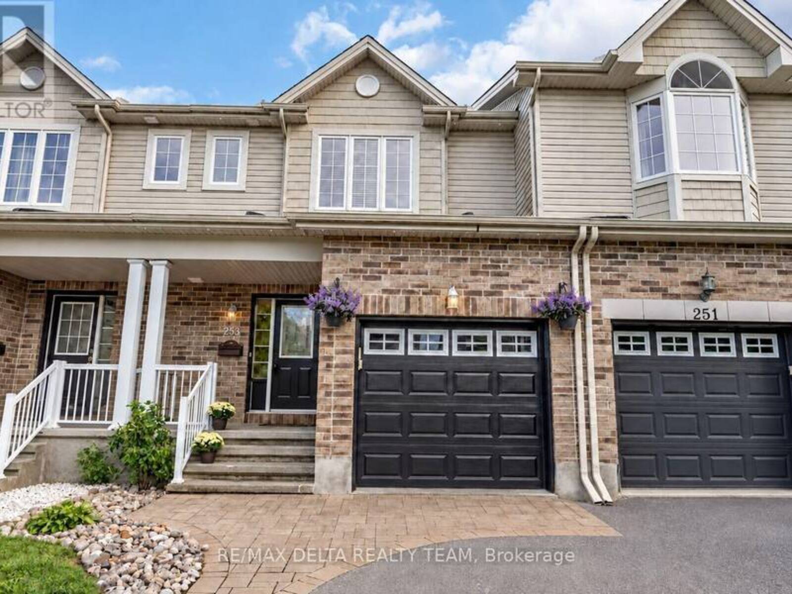 253 CITYVIEW CRESCENT, Ottawa, Ontario K4A 0T9