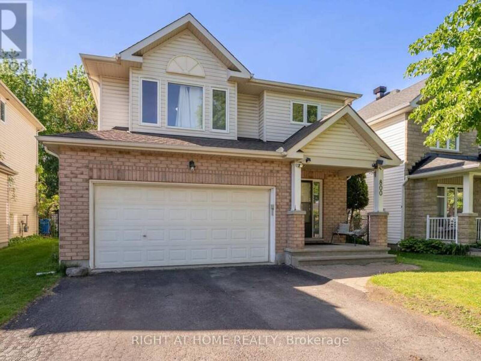 800 LONG POINT CIRCLE, Ottawa, Ontario K1T 4H6