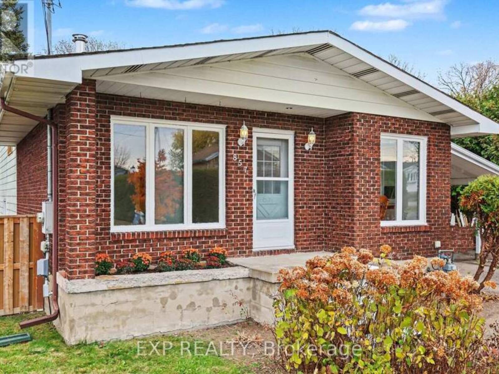 857 WILLOW AVENUE, Ottawa, Ontario K1E 1C2