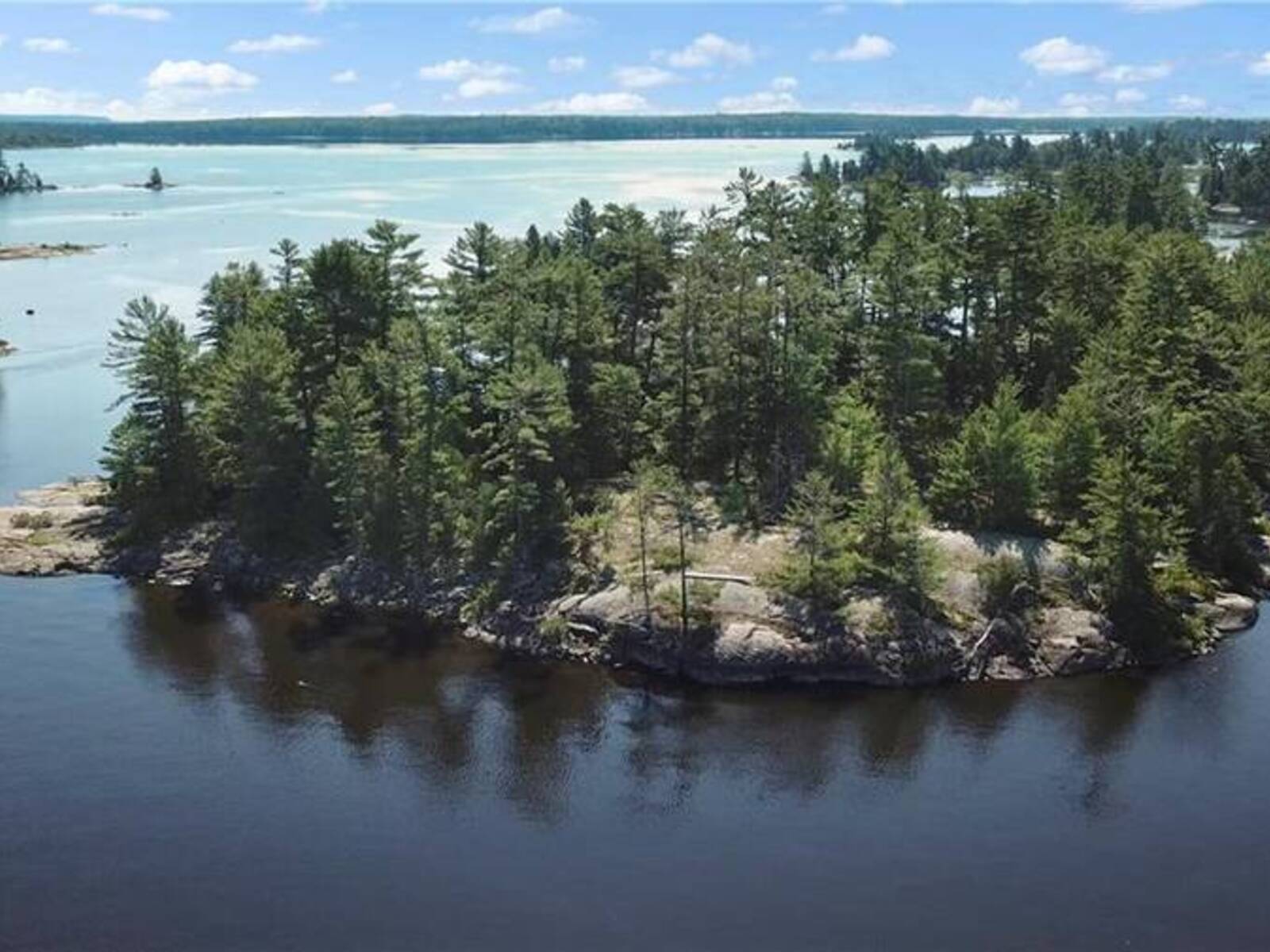 00 RANDOLPH ISLAND, Petawawa, Ontario K8H 1Z1