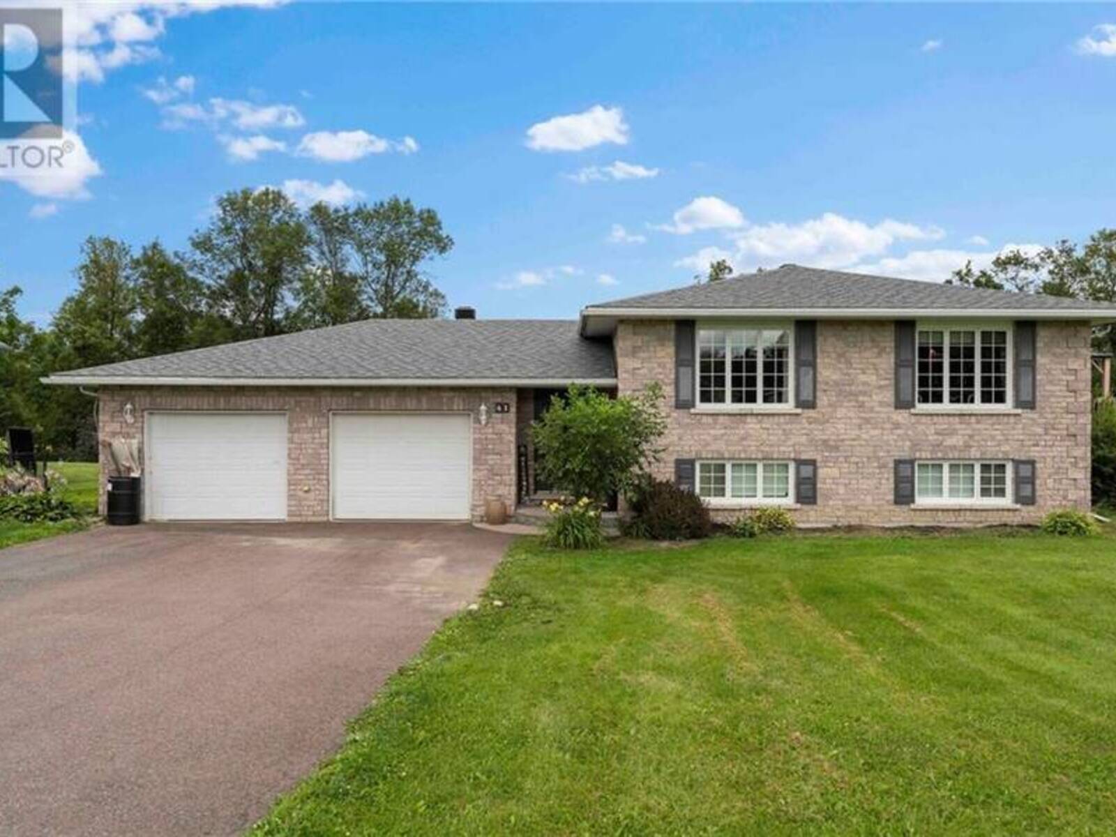 41 RIVERCREST DRIVE, Pembroke, Ontario K8A 6W4