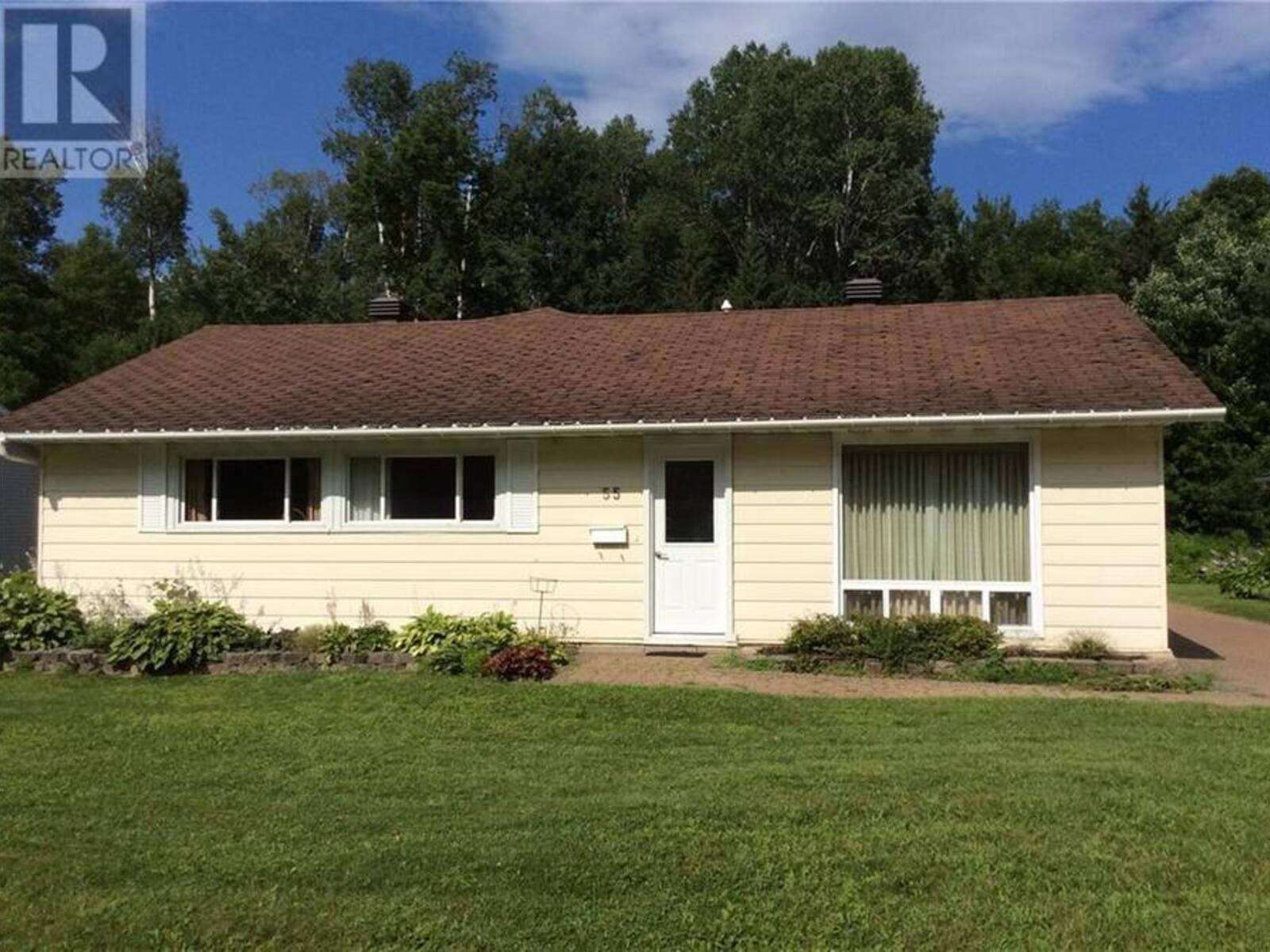 55 BEACH AVENUE, Deep River, Ontario K0J 1P0