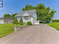 74 BARNET BOULEVARD Renfrew Ontario, K7V 2M4