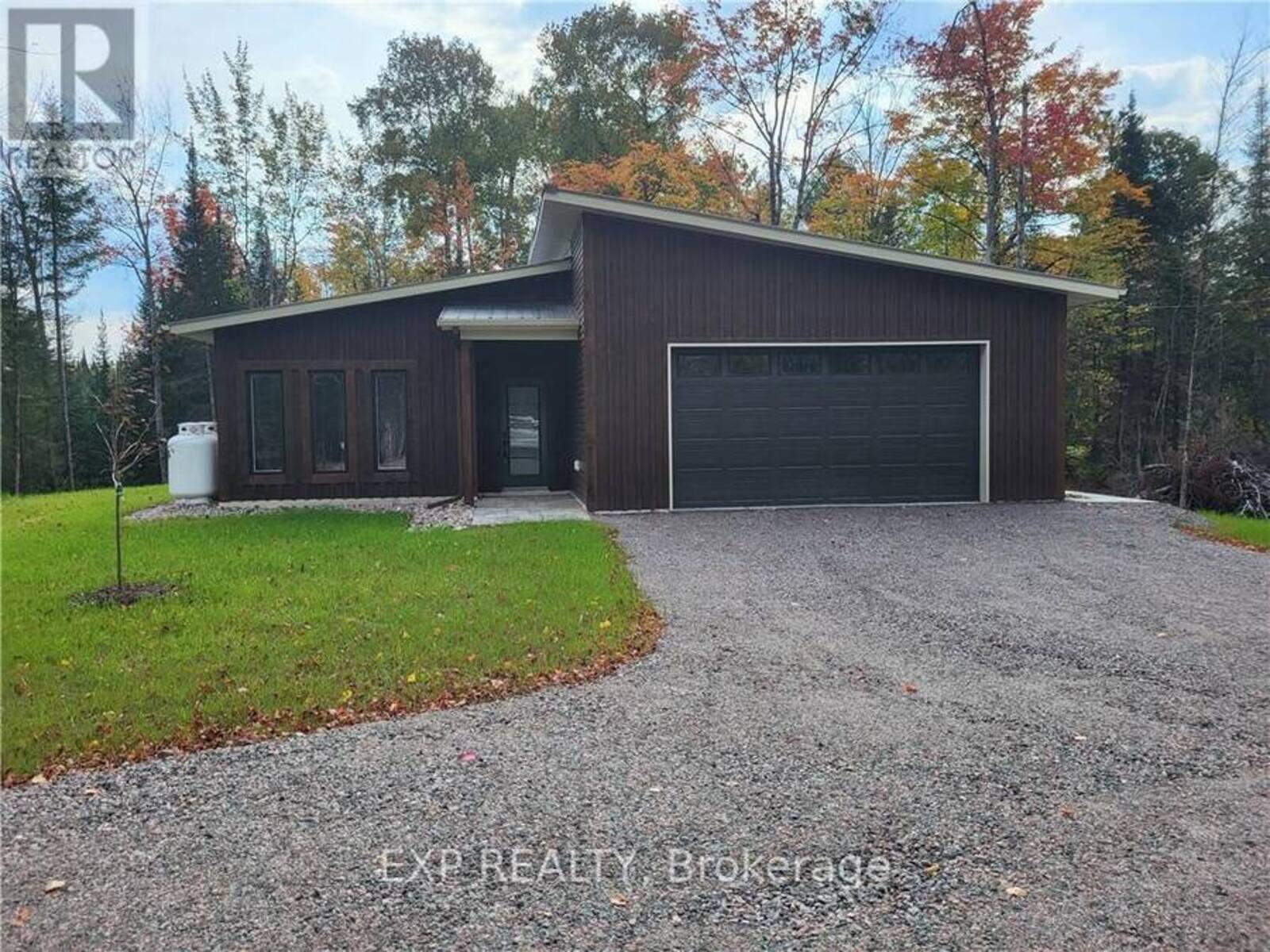 2123 HWY 132, Renfrew, Ontario K7V 3Z7