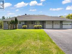 40 BLUE DANUBE WAY Laurentian Valley Ontario, K8A 6W2