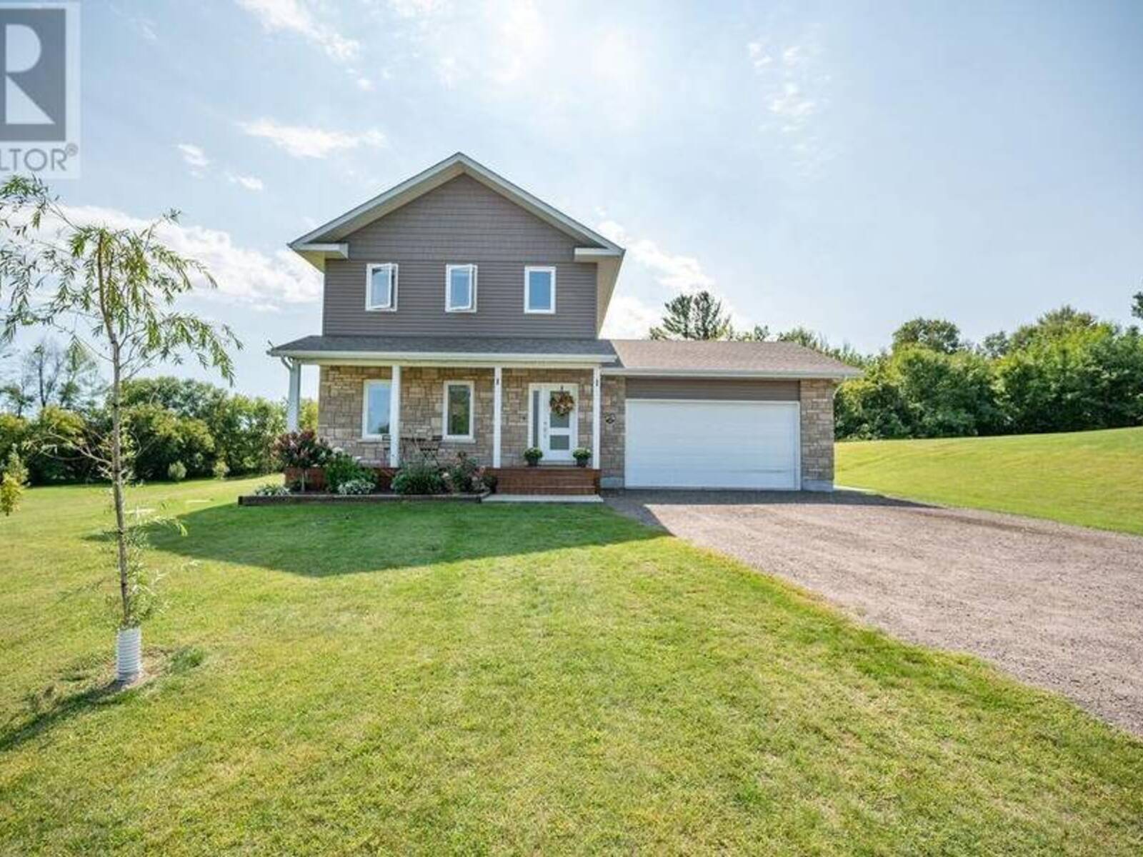 40 TAYLOR HEIGHTS DRIVE, Pembroke, Ontario K8B 0A2