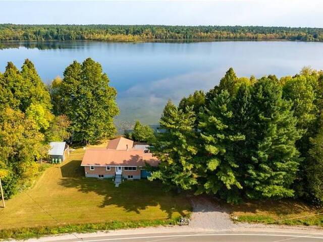 690 FERGUSON LAKE ROAD Calabogie Ontario, K7V 3Z7