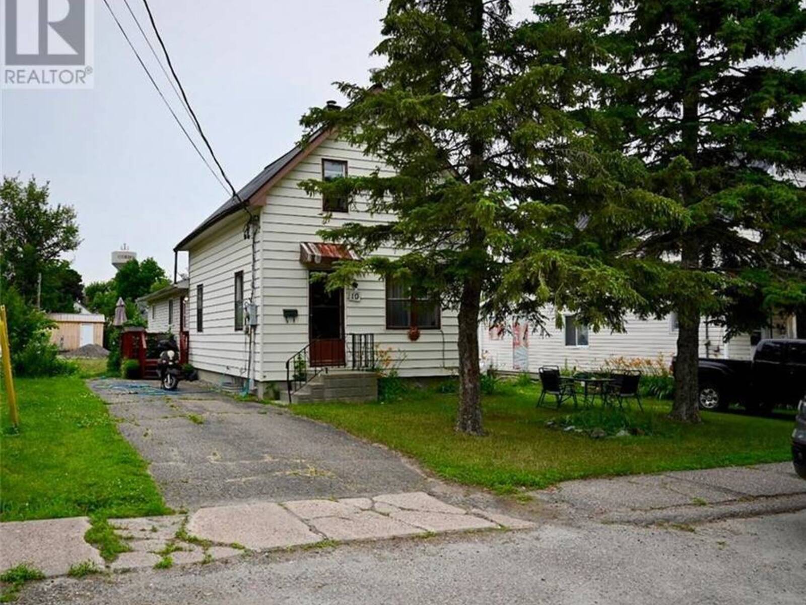 10 MEADOW STREET, Cobden, Ontario K0J 1K0