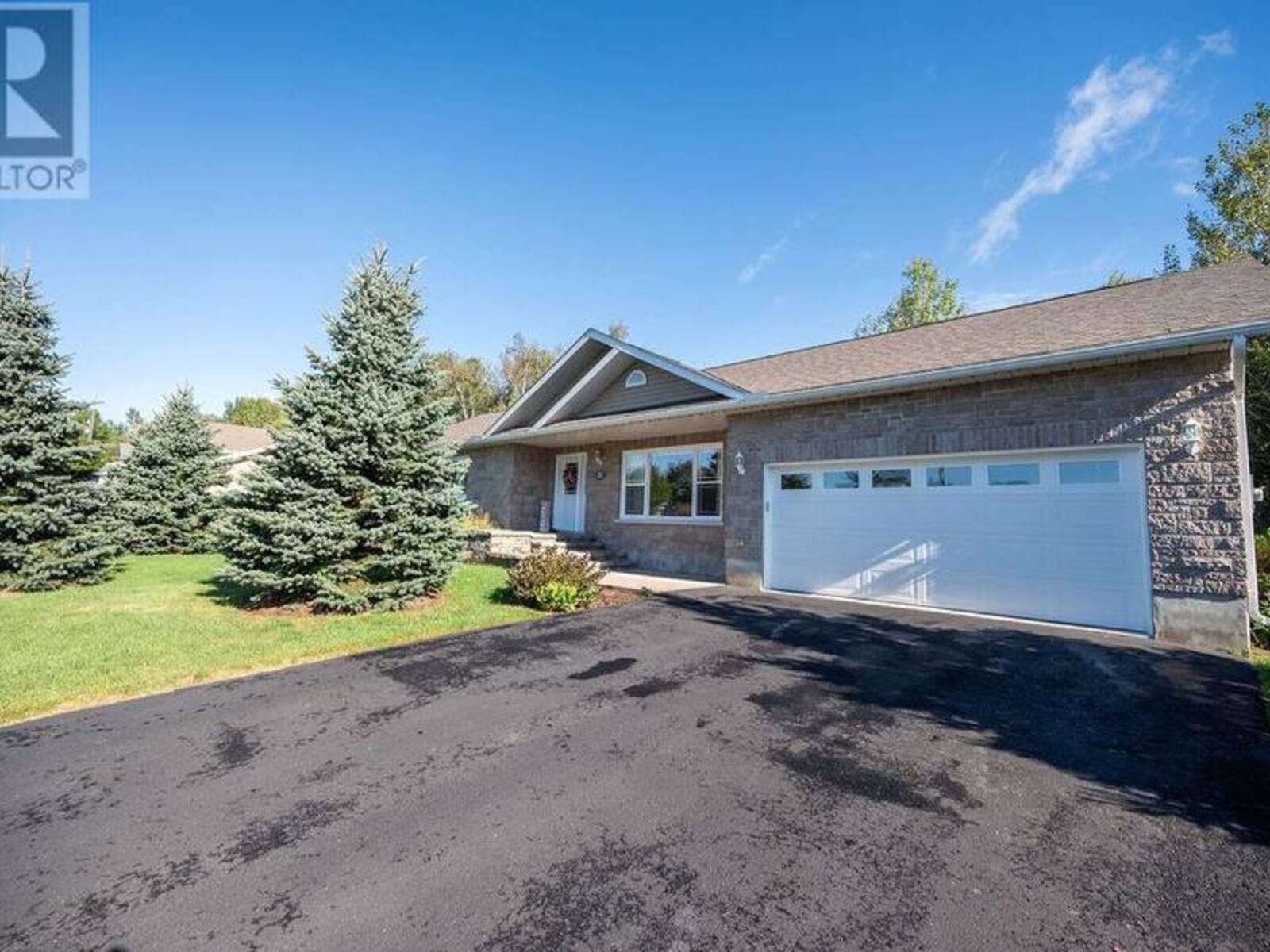 21 COCKCROFT CRESCENT, Deep River, Ontario K0J 1P0