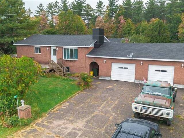 84 RICHARDSON CRESCENT Pembroke Ontario, K8A 6W5