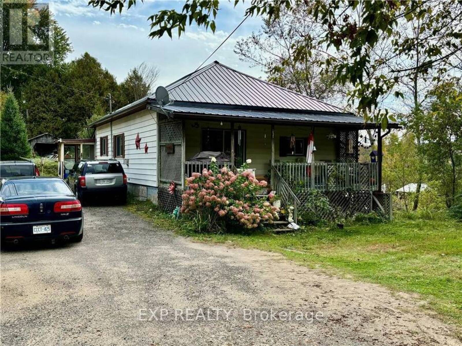 76 BRIDGE STREET, Addington Highlands, Ontario K0H 1L0