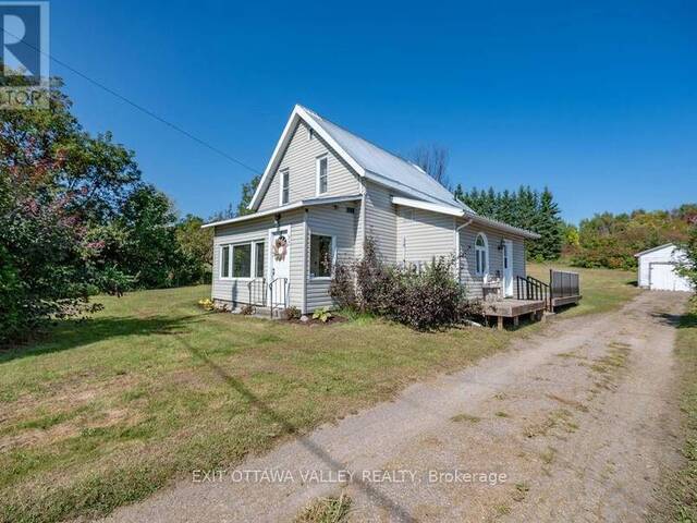 32 ROBERTSON DRIVE Renfrew Ontario, K0J 1C0