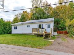 1332 VICTORIA STREET Petawawa Ontario, K8H 2G1