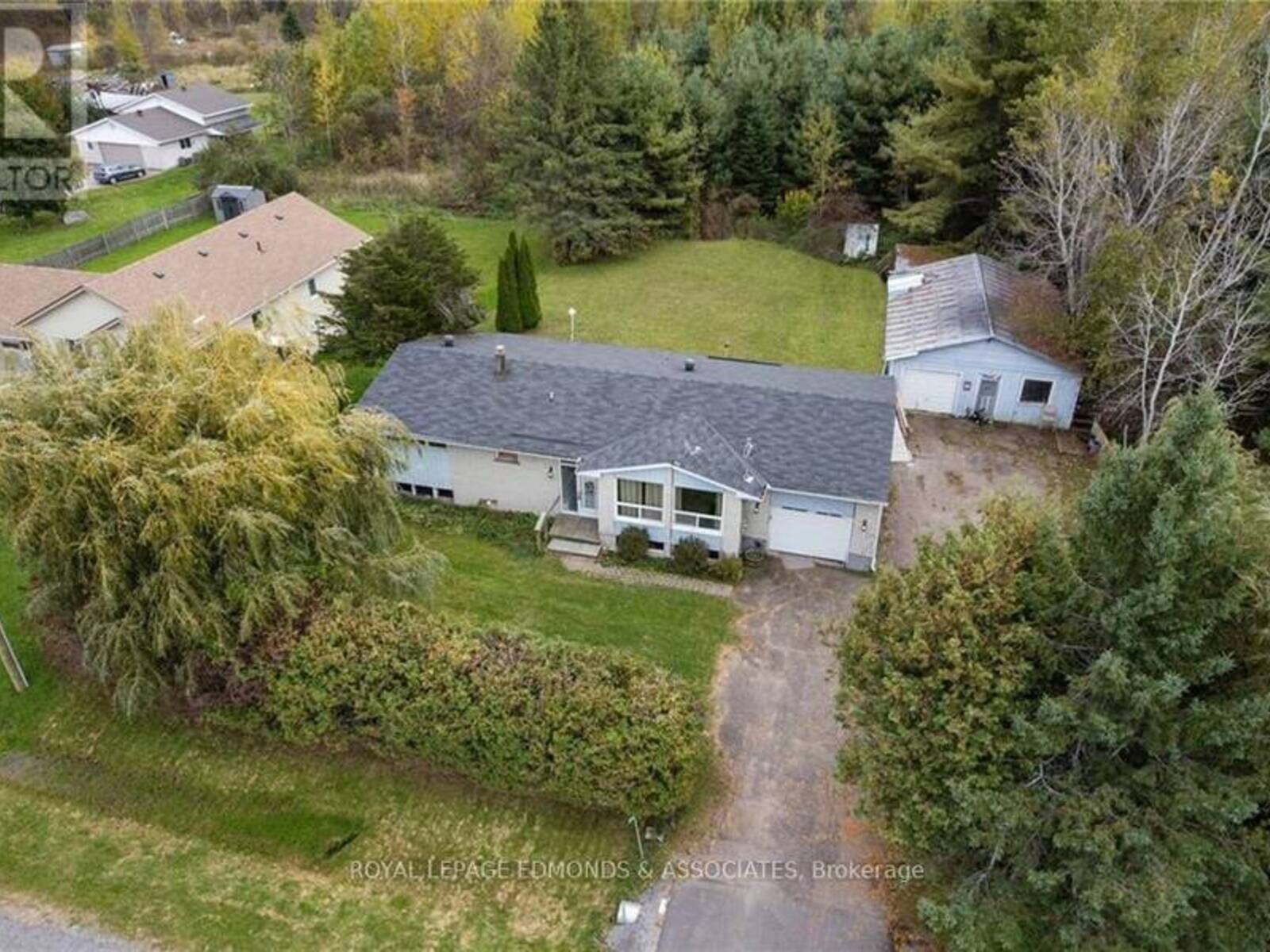 375 WHITE WATER ROAD, Pembroke, Ontario K8A 6W4