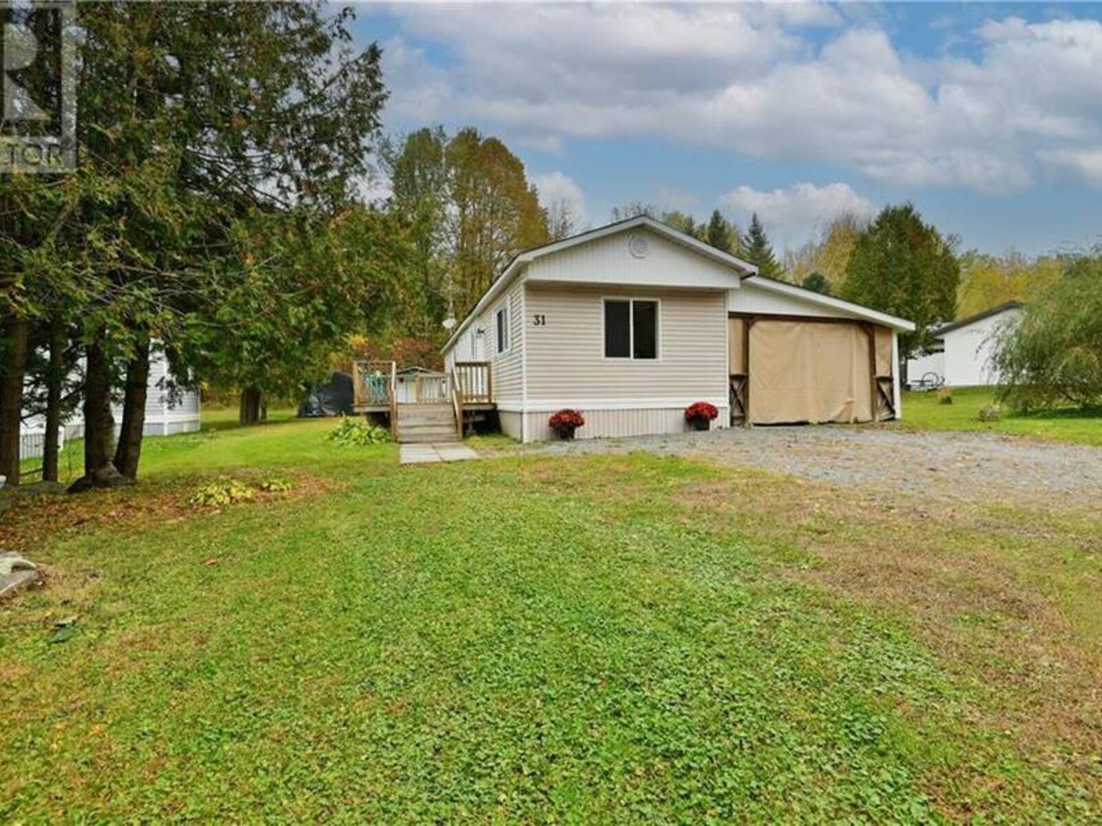 31 ROBERT COLIN LANE, Cobden, Ontario K0J 1K0