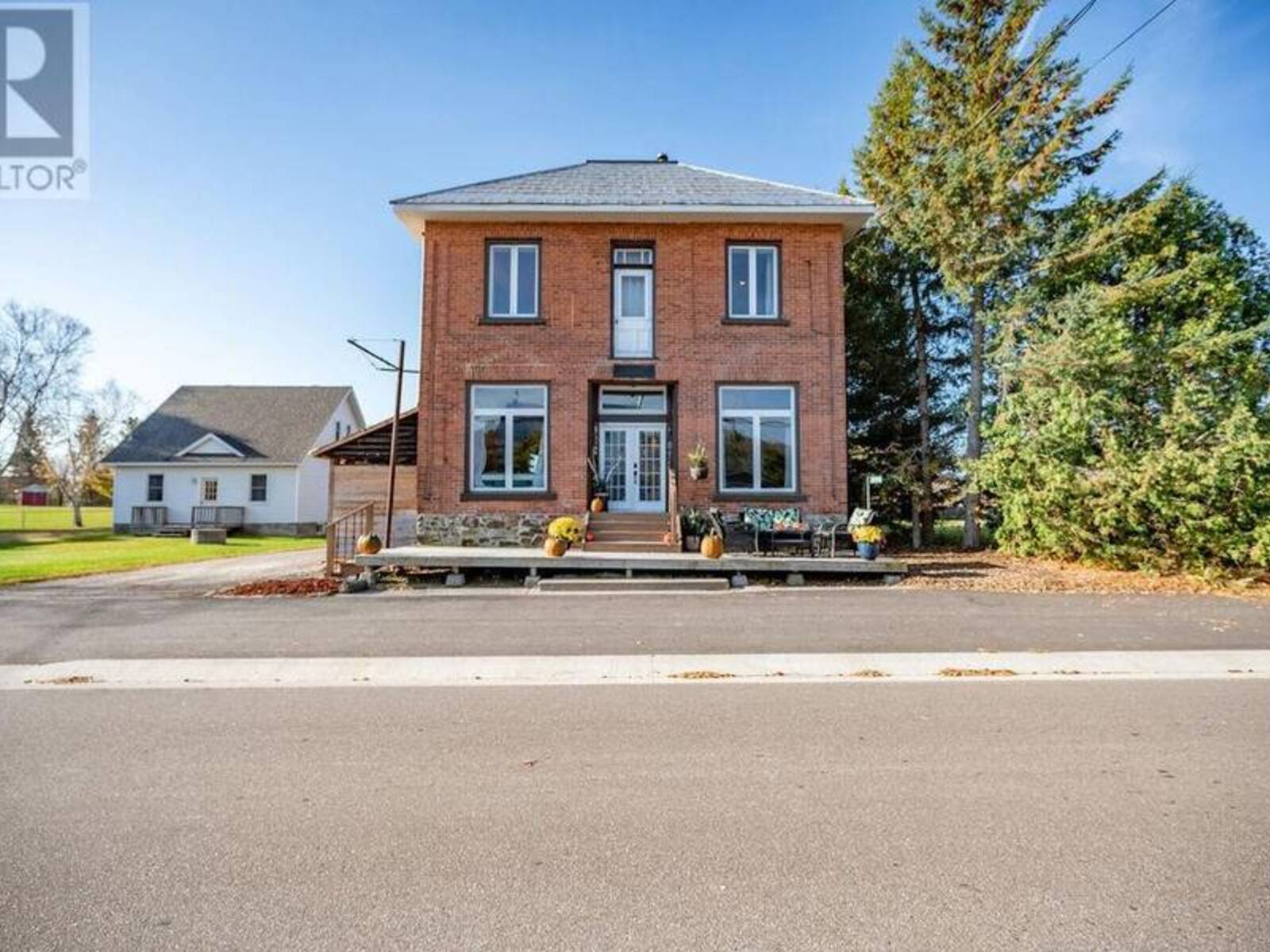 2050 FORESTERS FALLS ROAD, Foresters Falls, Ontario K0J 1V0