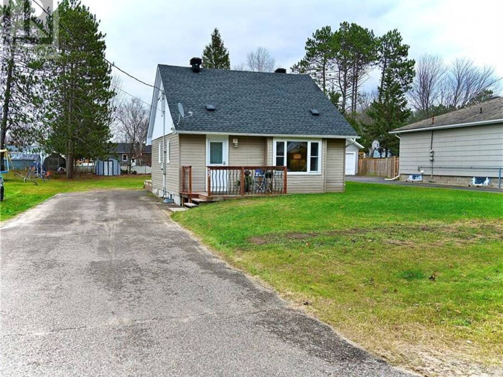 53 JOSEPH STREET, Chalk River, Ontario K0J 1J0