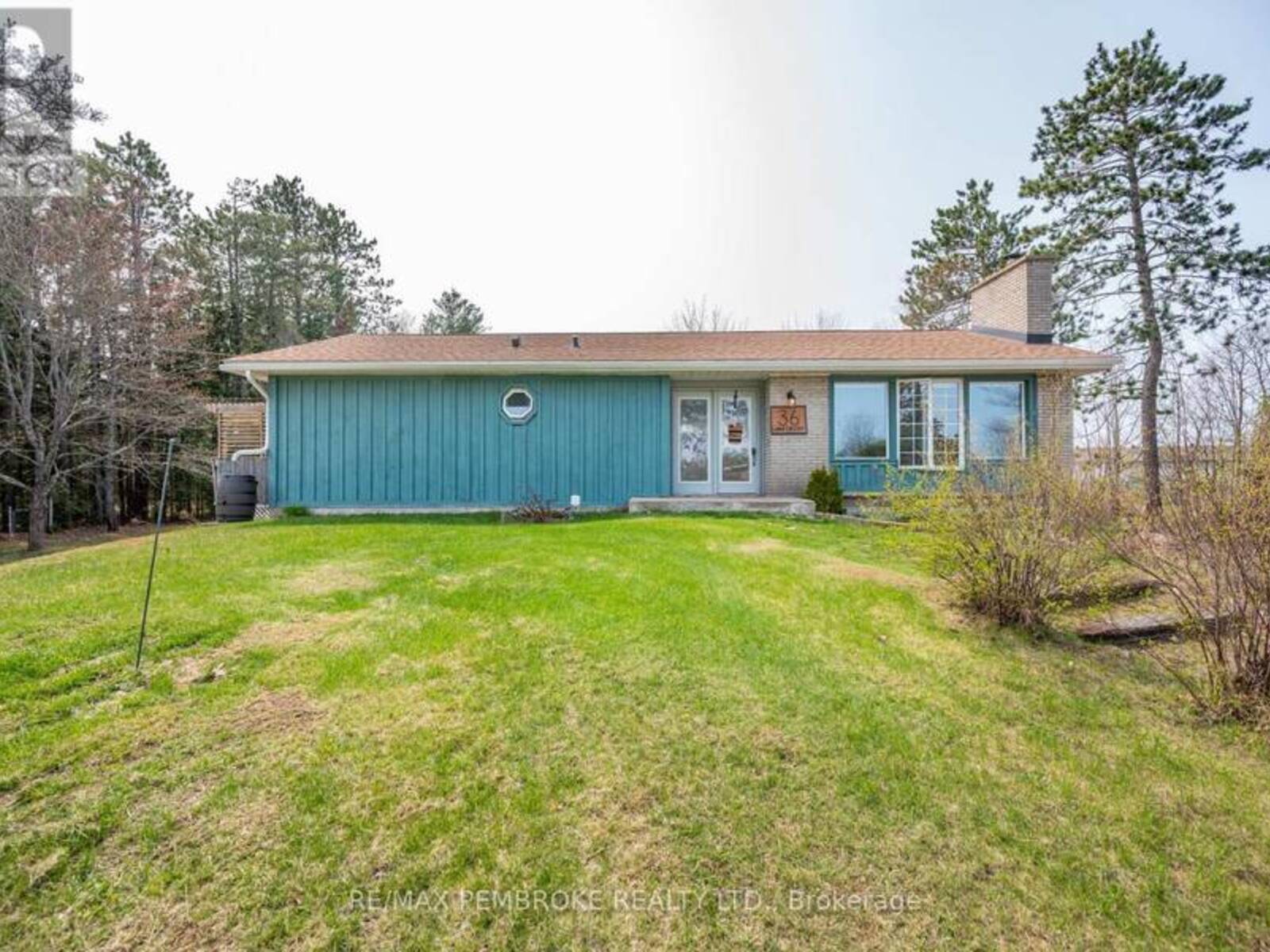 36 LABINE CRESCENT, Petawawa, Ontario K8H 2J2