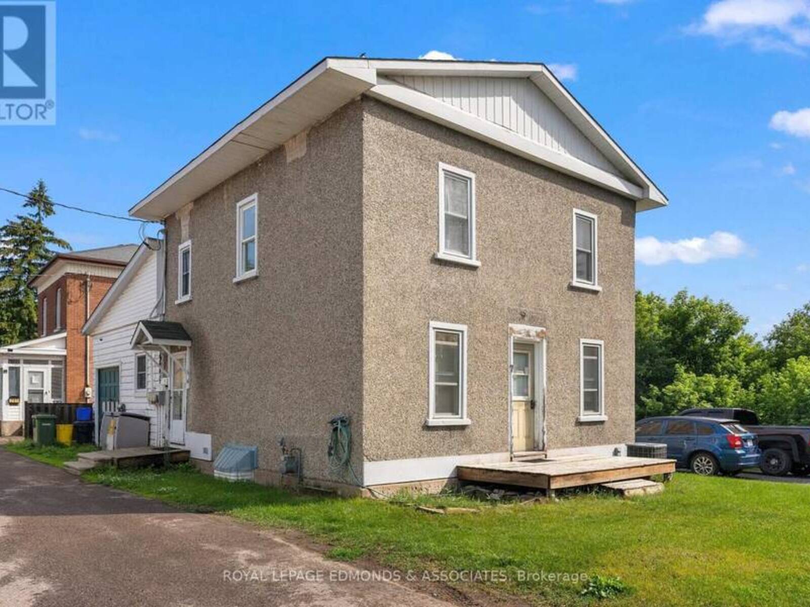 7 ISABELLA STREET, Pembroke, Ontario K8A 5S4