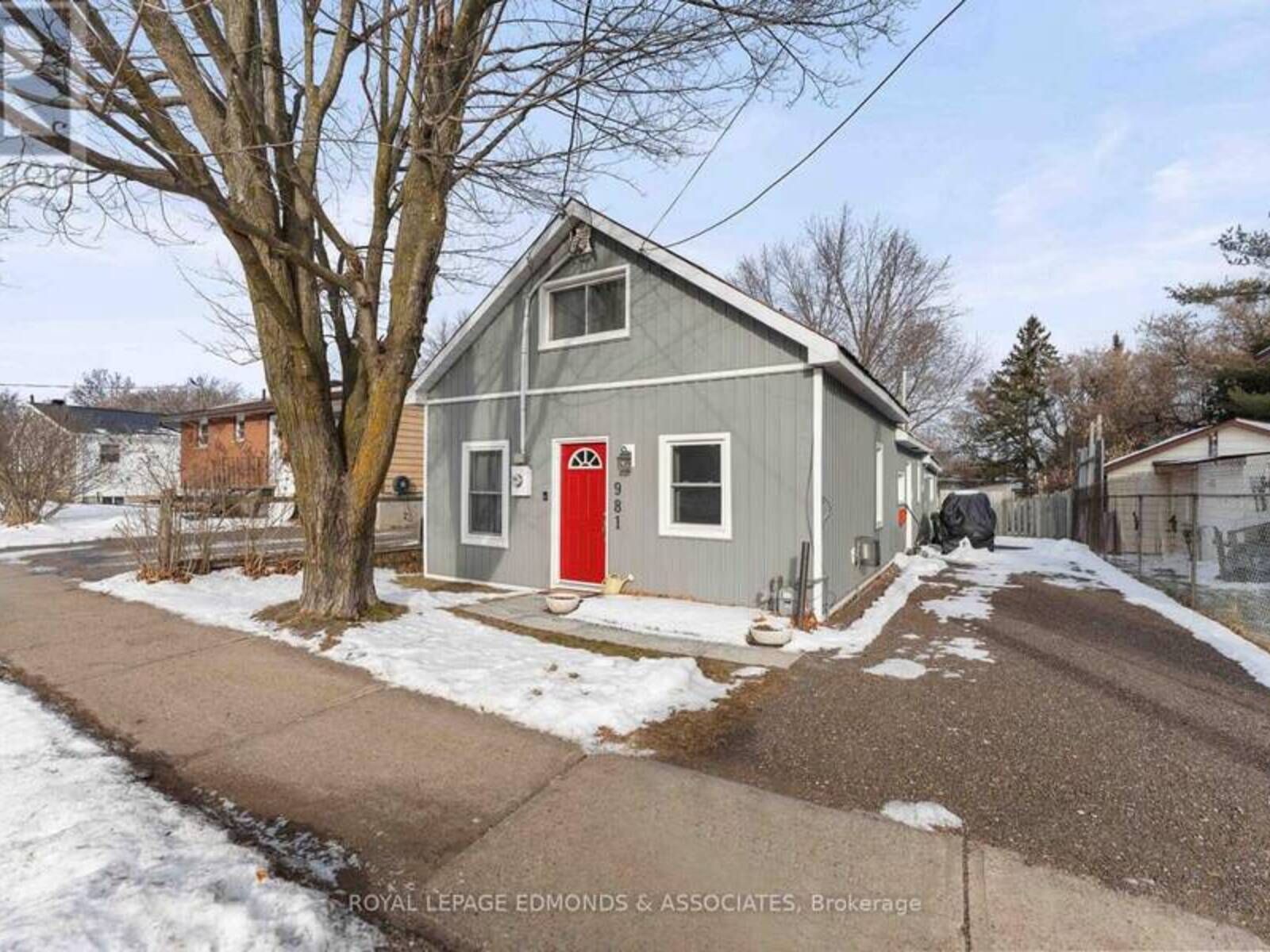 981 LEA STREET, Pembroke, Ontario K8A 6H9