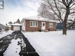 341 PERREAULT STREET Pembroke Ontario, K8A 1Z4