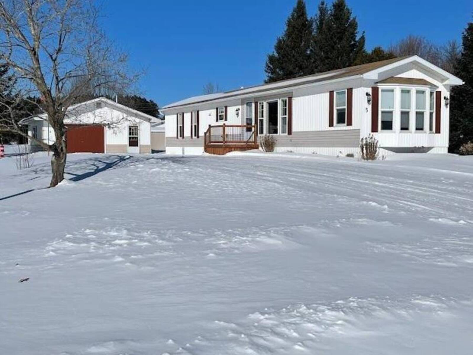 5 PARK AVENUE, Horton, Ontario K7V 0A5