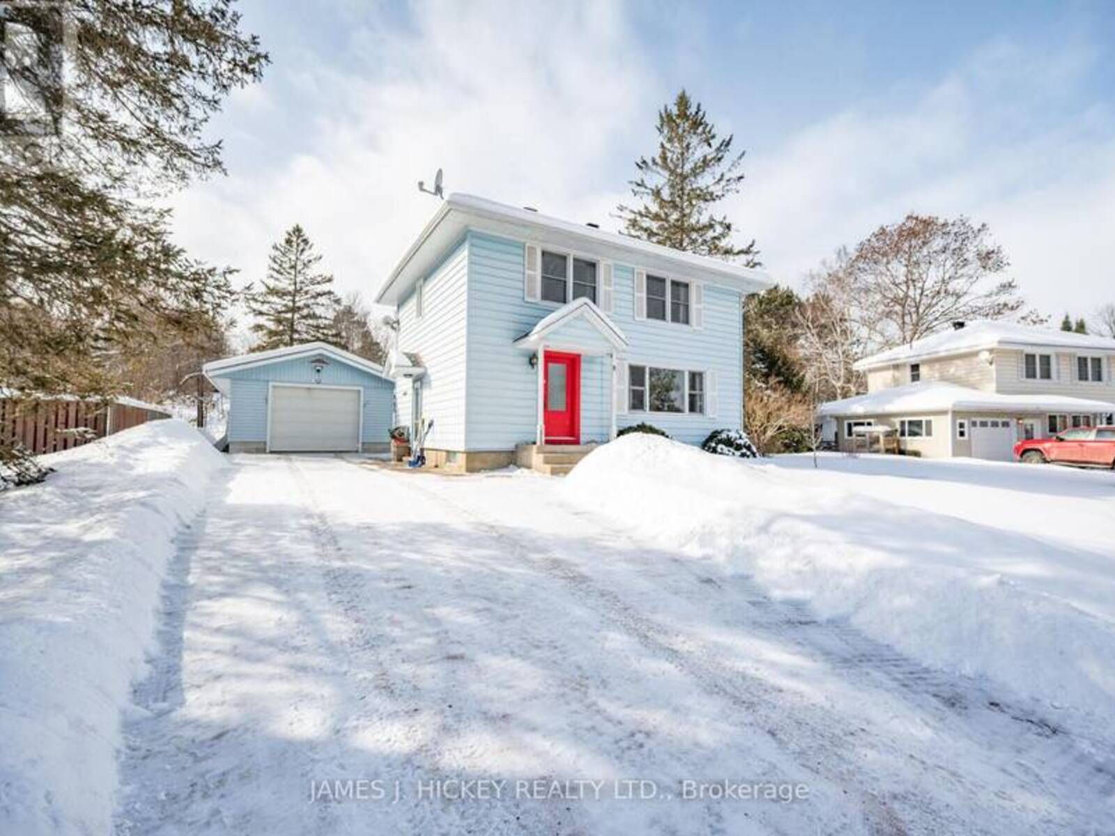 8 TWEEDSMUIR PLACE, Deep River, Ontario K0J 1P0