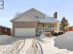 406 CHAMBERLAIN STREET Pembroke Ontario, K8A 7Y2