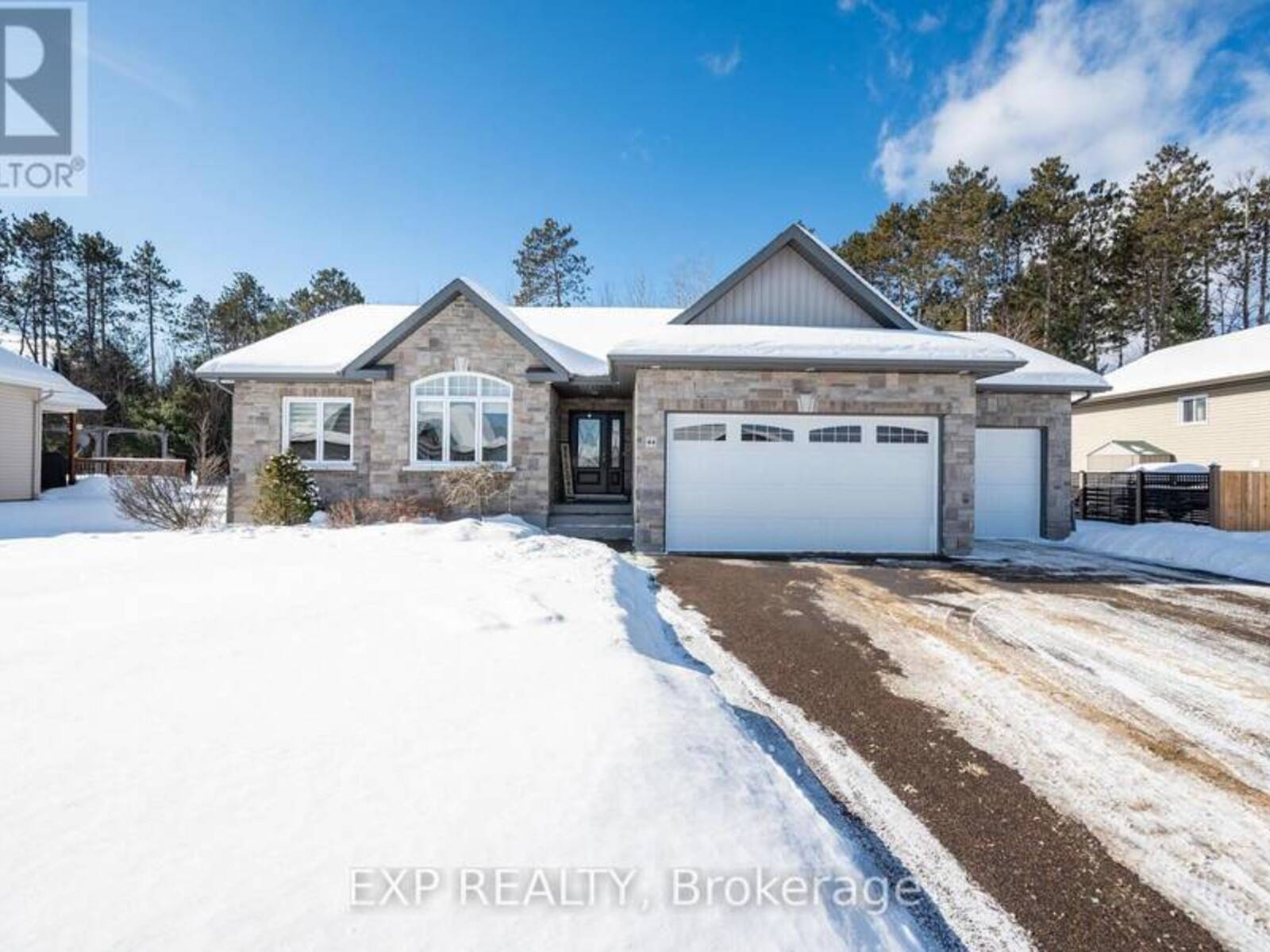 44 BEDARD BOULEVARD, Petawawa, Ontario K8H 0B7