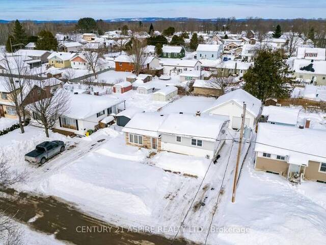 653 LORNE STREET W Pembroke Ontario, K8A 6T1 - 3 Bedrooms Home For Sale