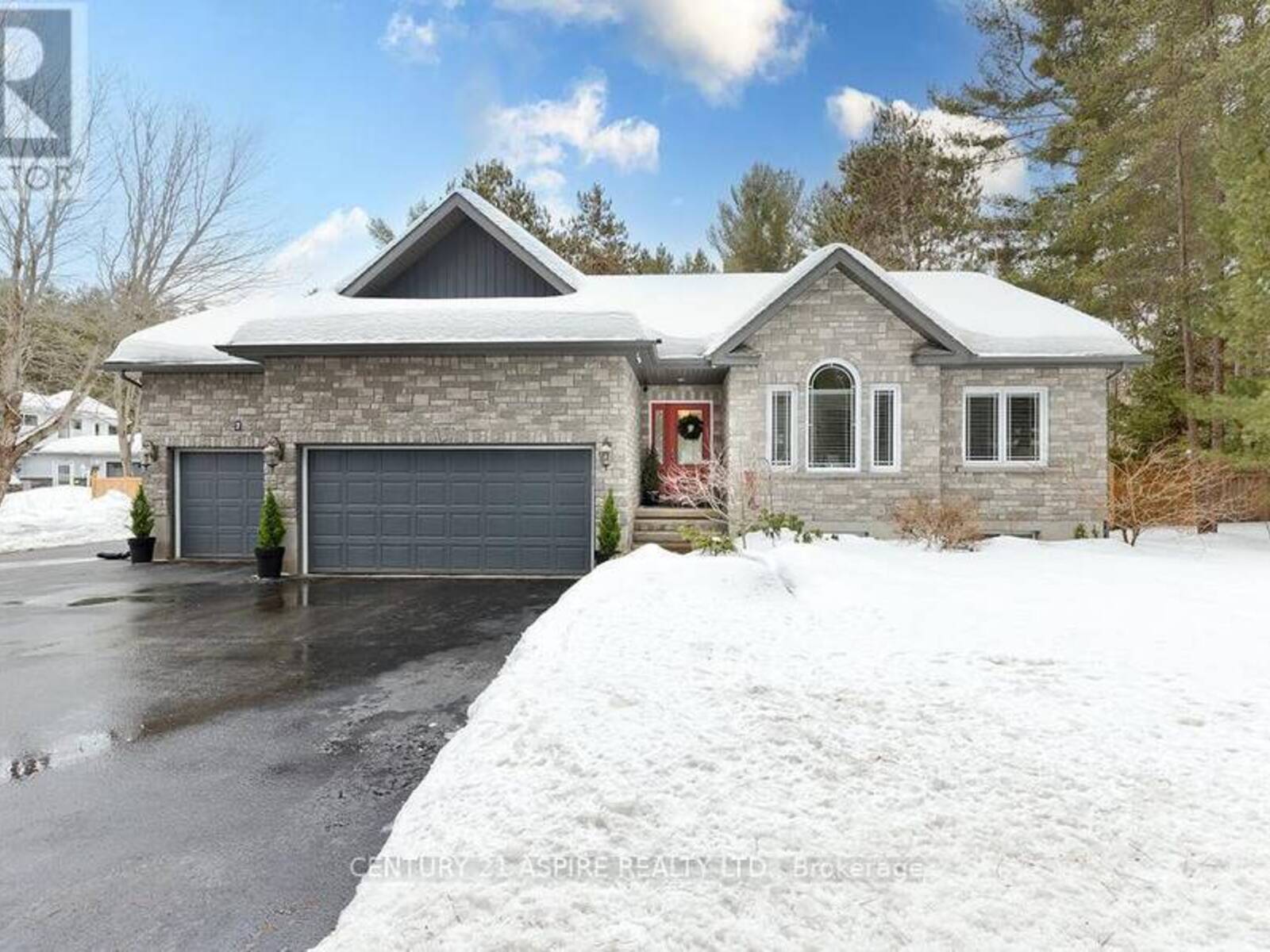 7 STEFFEN STREET, Petawawa, Ontario K8H 3L8