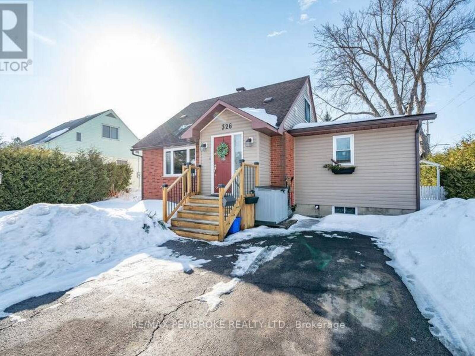 326 CHAMBERLAIN STREET, Pembroke, Ontario K8A 2M8