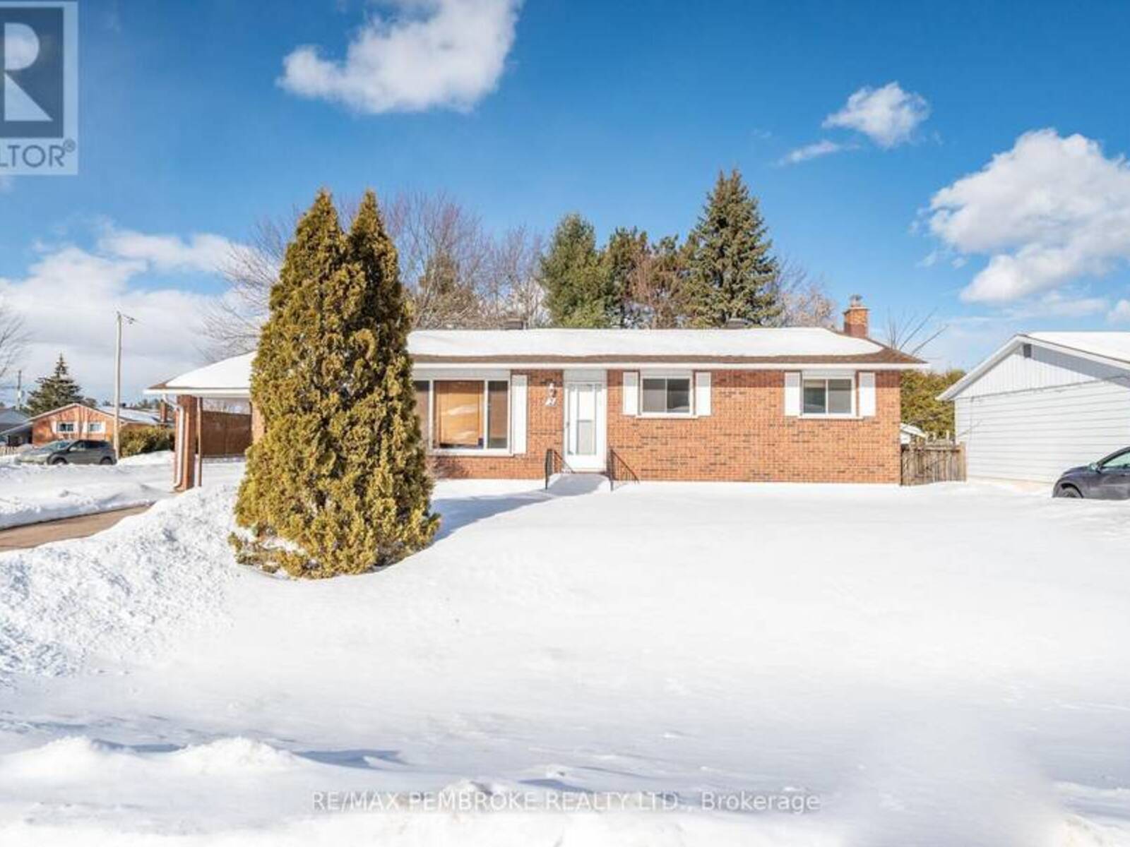 2 JAMES STREET, Petawawa, Ontario K8H 3B5