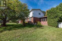116 FRONTENAC CRESCENT | Deep River Ontario | Slide Image Thirty-three