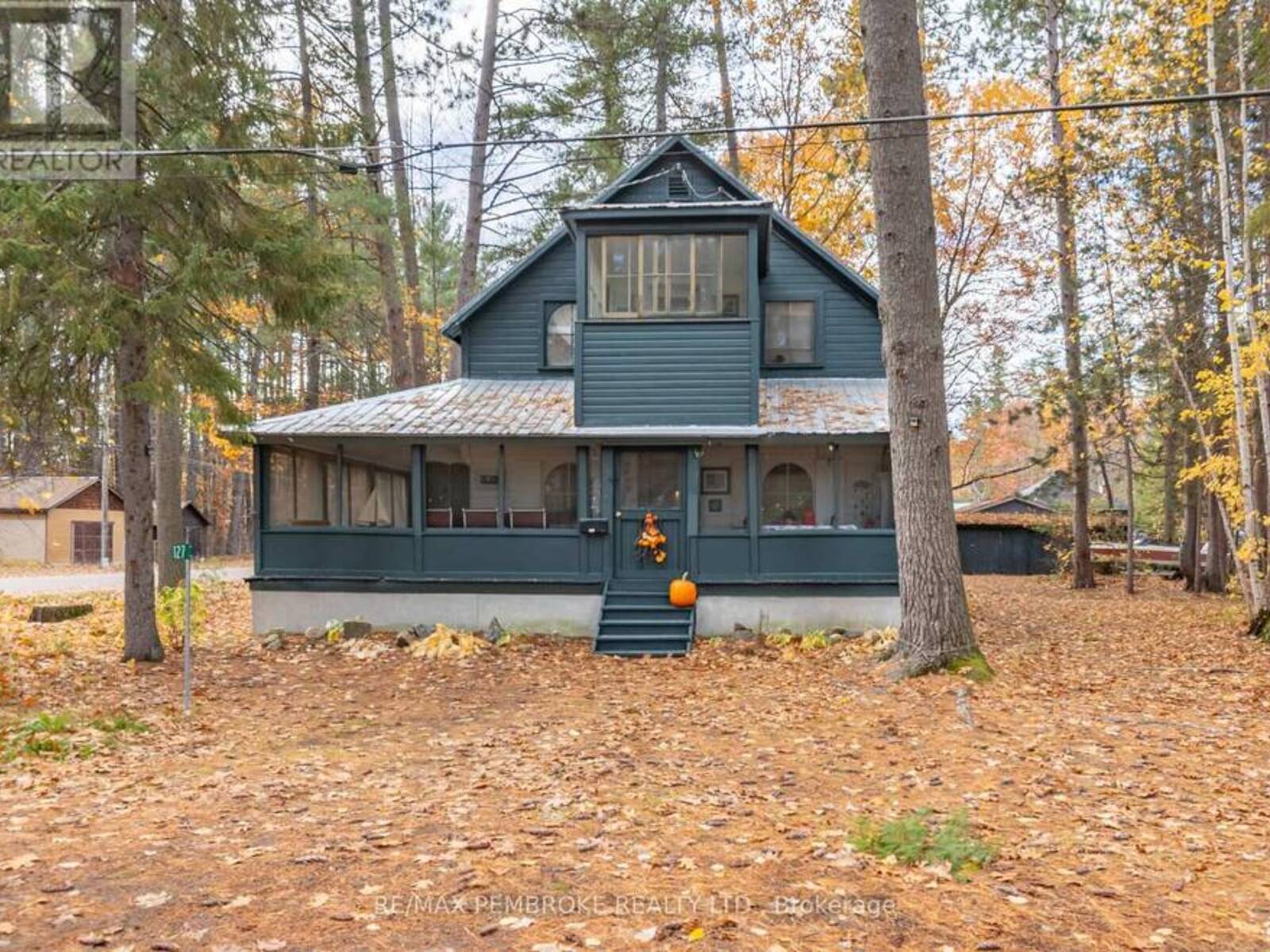 127 ALEXANDRA STREET, Petawawa, Ontario K8H 2R2