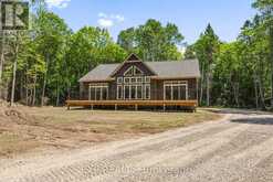 747 LAKEWOODS DRIVE | Madawaska Valley Ontario | Slide Image Thirty-seven
