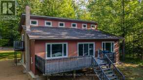 112 GOLFERS LANE | Madawaska Valley Ontario | Slide Image Three