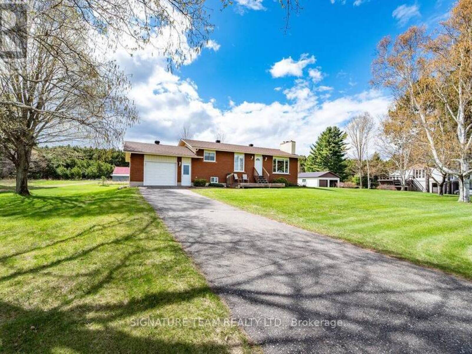 1039 LAKE CLEAR ROAD, Eganville, Ontario K0J 1T0