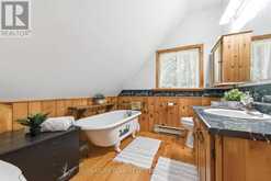 527 A LORWELL LAKE LANE | Killaloe, Hagarty and Richards Ontario | Slide Image Twenty-two