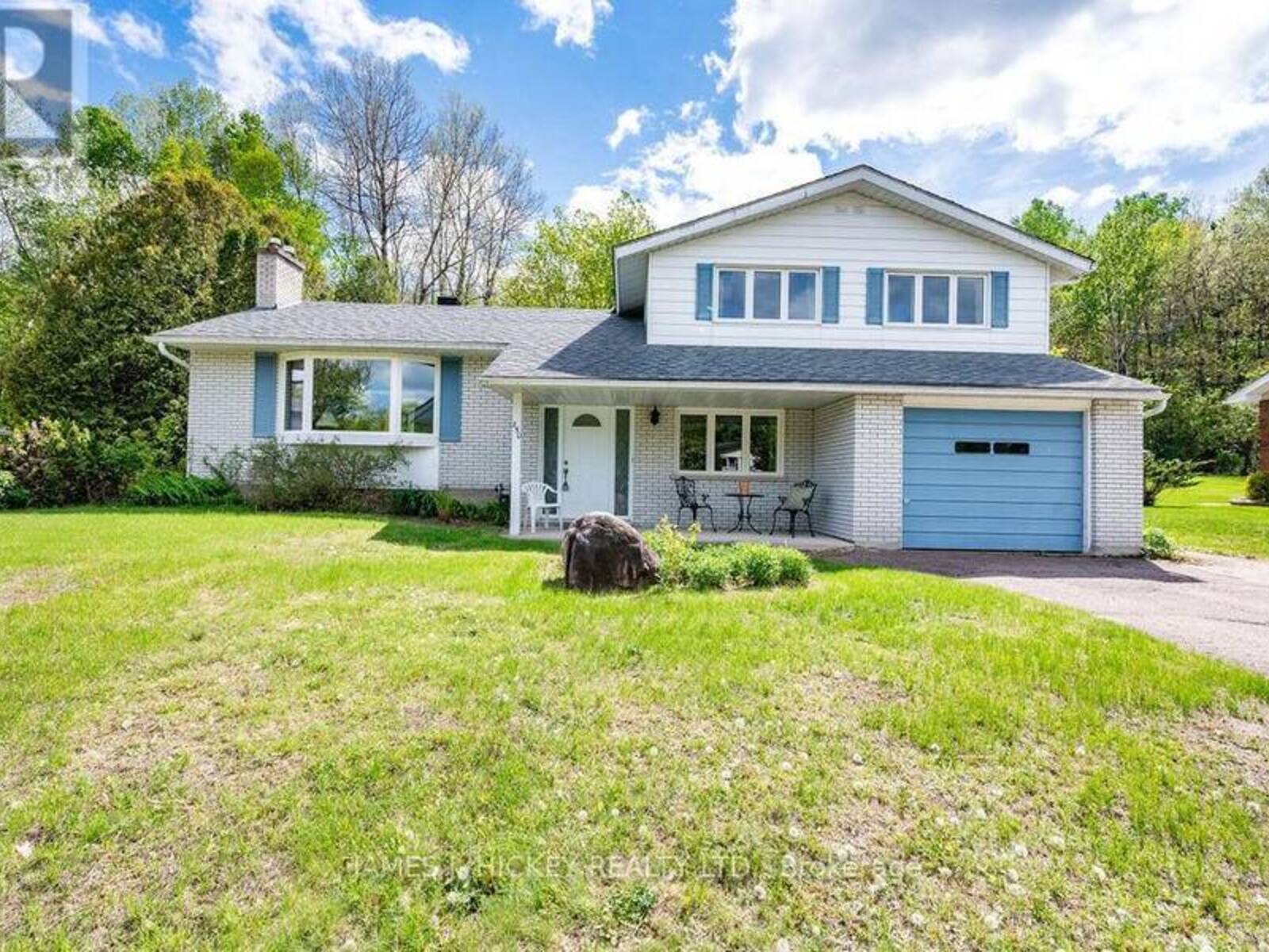250 THOMAS STREET, Deep River, Ontario K0J 1P0