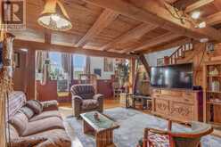 2018 RUBY ROAD | Killaloe, Hagarty and Richards Ontario | Slide Image Ten