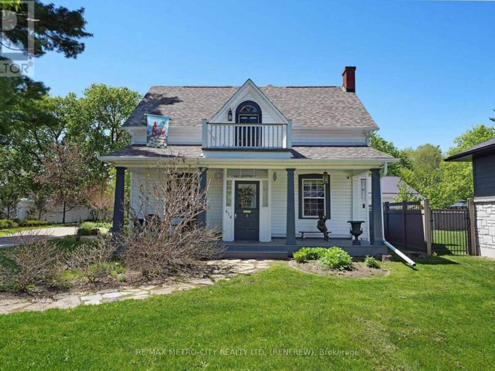 674 RAGLAN STREET S, Renfrew, Ontario K7V 1S2