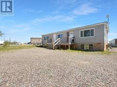211 ELLIOTT CRESCENT Renfrew Ontario, K7V 3Z2